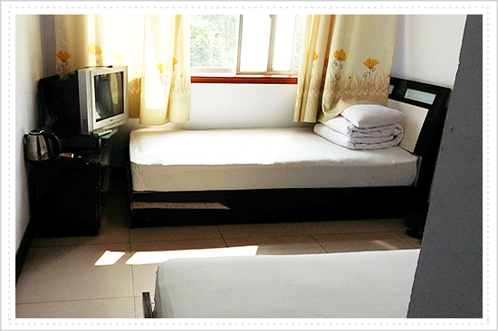 Yanke Mountain Villa doule room 100 RMB/day (breakfast included)